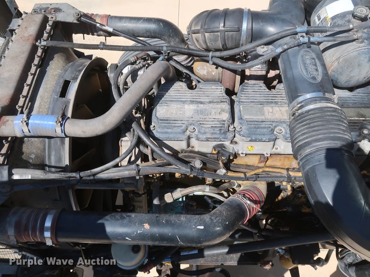 image for item IY9160 2006 Peterbilt 379  semi truck