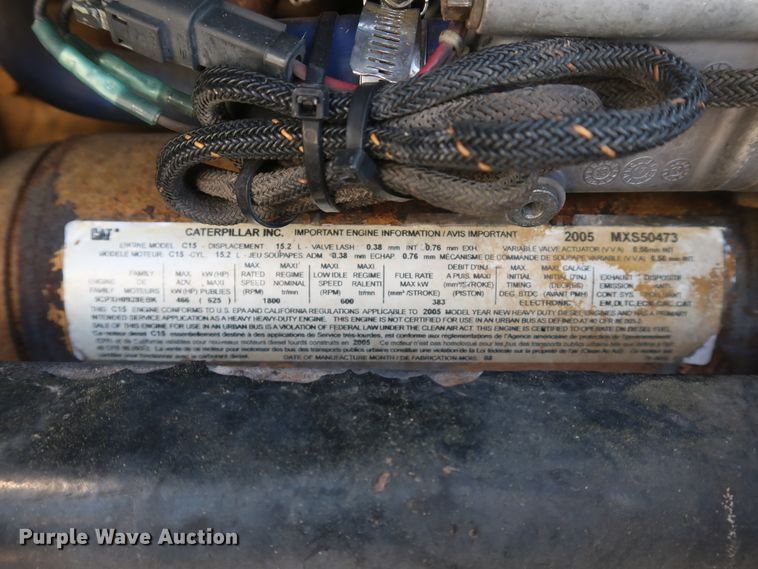 image for item IY9160 2006 Peterbilt 379  semi truck