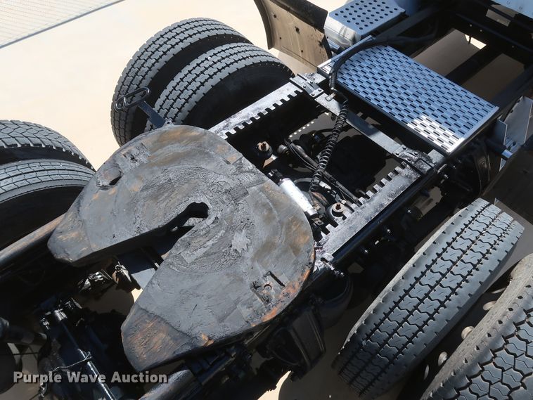 image for item IY9160 2006 Peterbilt 379  semi truck