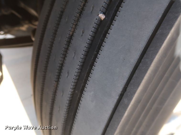 image for item IY9160 2006 Peterbilt 379  semi truck