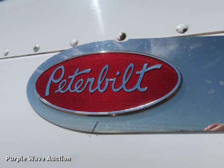 image for item IY9160 2006 Peterbilt 379  semi truck