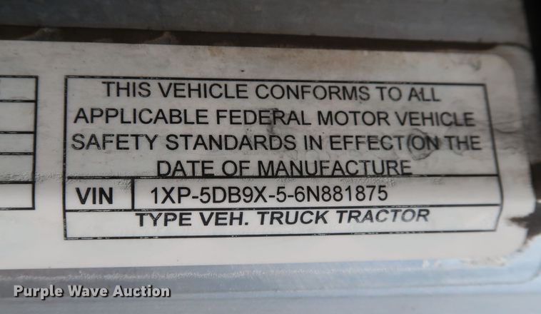 image for item IY9160 2006 Peterbilt 379  semi truck