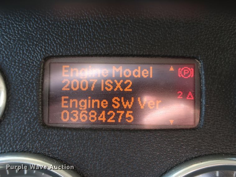 image for item IY9161 2013 Peterbilt 388  semi truck