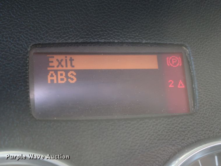 image for item IY9161 2013 Peterbilt 388  semi truck