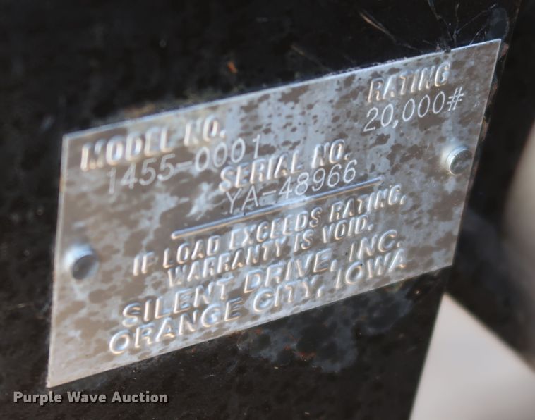 image for item IY9161 2013 Peterbilt 388  semi truck