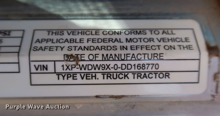 image for item IY9161 2013 Peterbilt 388  semi truck