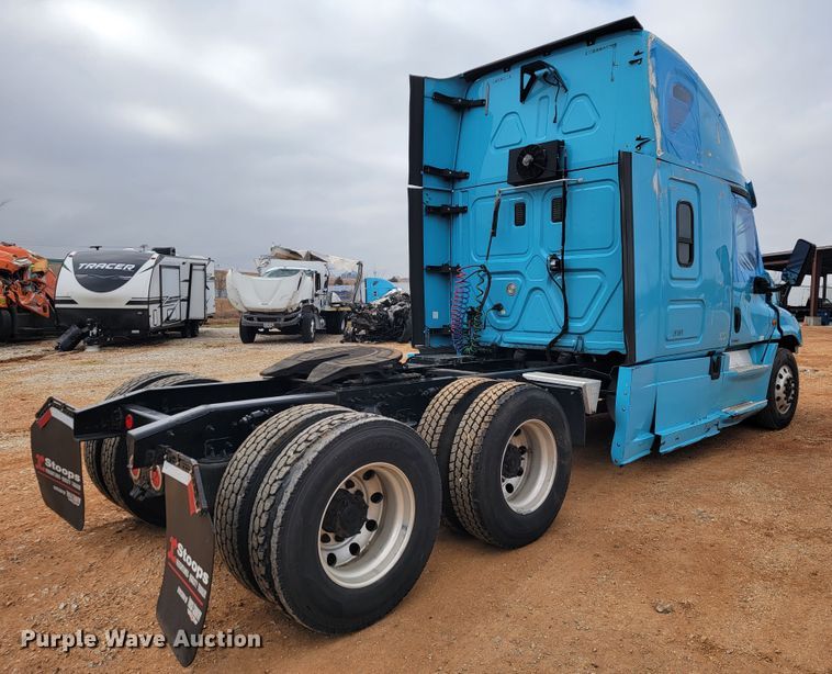 image for item JE9972 2016 Freightliner Cascadia  semi truck