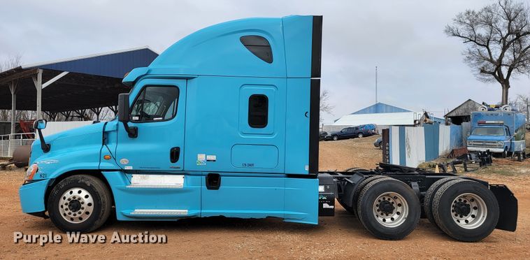 image for item JE9972 2016 Freightliner Cascadia  semi truck