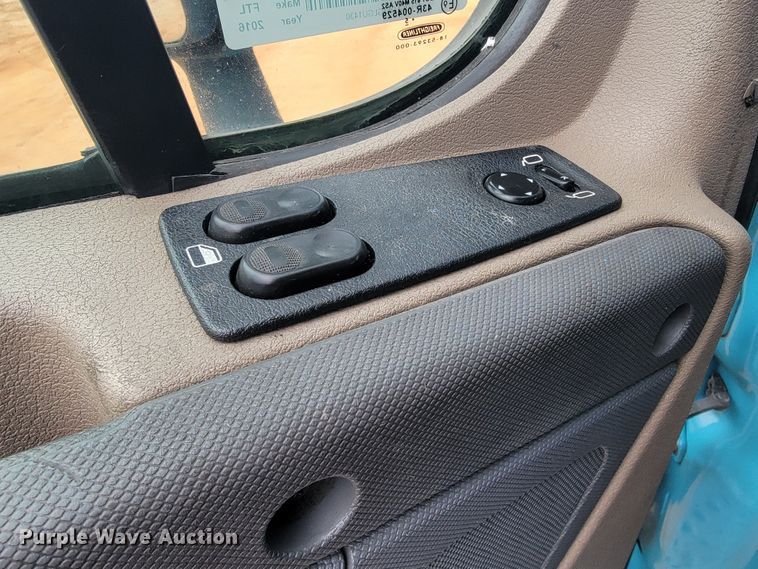 image for item JE9972 2016 Freightliner Cascadia  semi truck