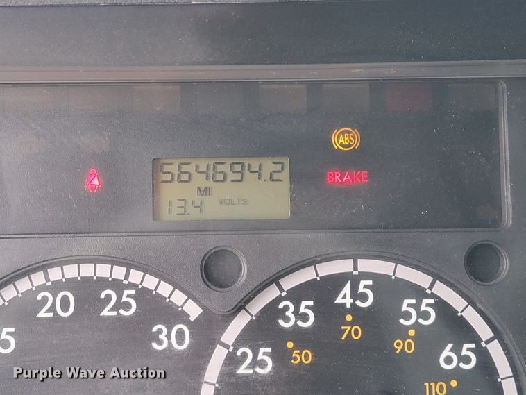 image for item JE9972 2016 Freightliner Cascadia  semi truck