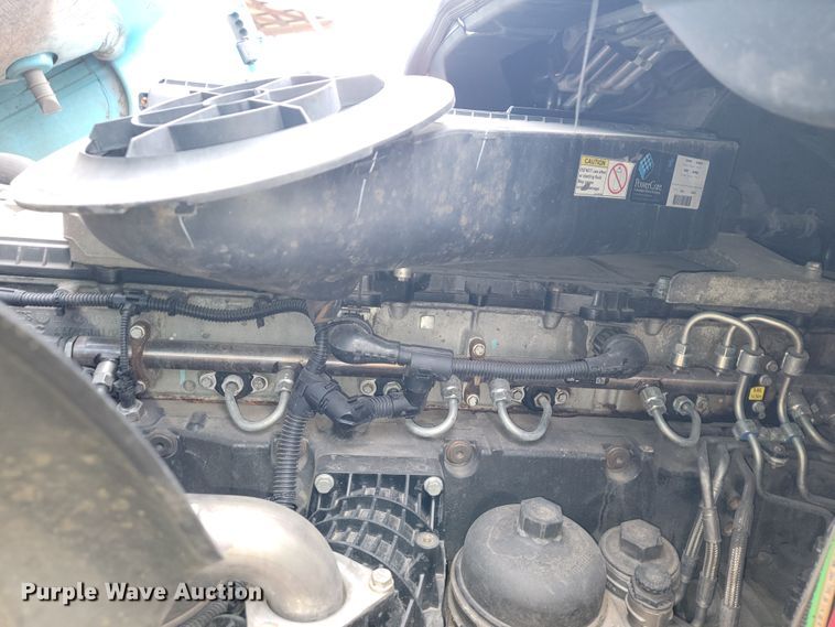 image for item JE9972 2016 Freightliner Cascadia  semi truck