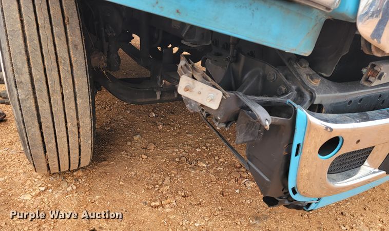 image for item JE9972 2016 Freightliner Cascadia  semi truck