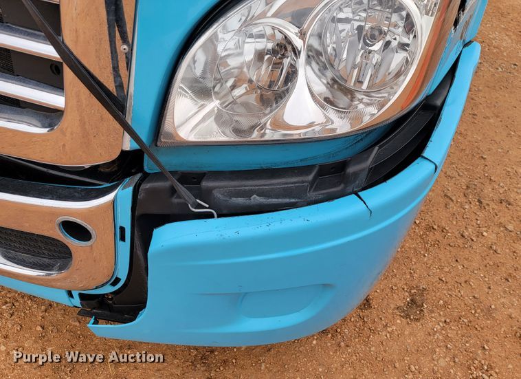 image for item JE9972 2016 Freightliner Cascadia  semi truck