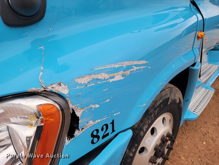 image for item JE9972 2016 Freightliner Cascadia  semi truck