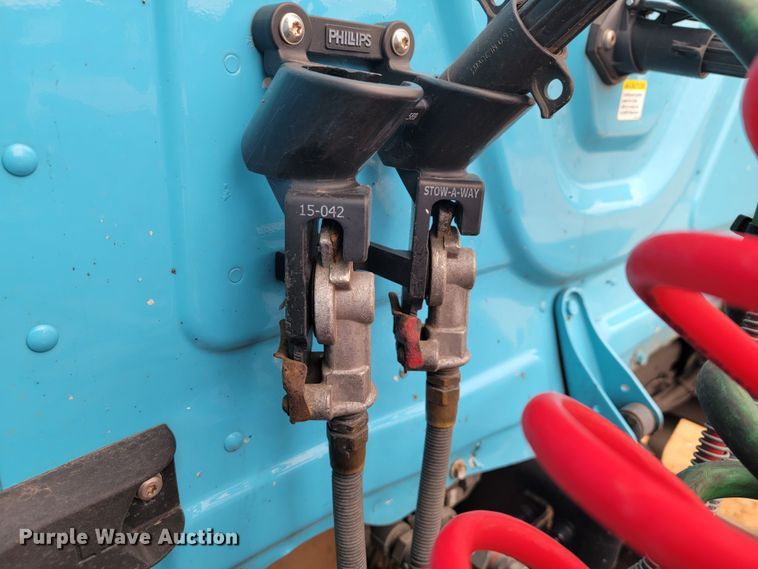 image for item JE9972 2016 Freightliner Cascadia  semi truck