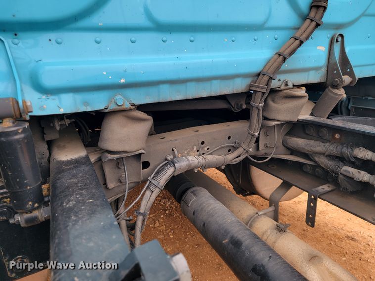 image for item JE9972 2016 Freightliner Cascadia  semi truck