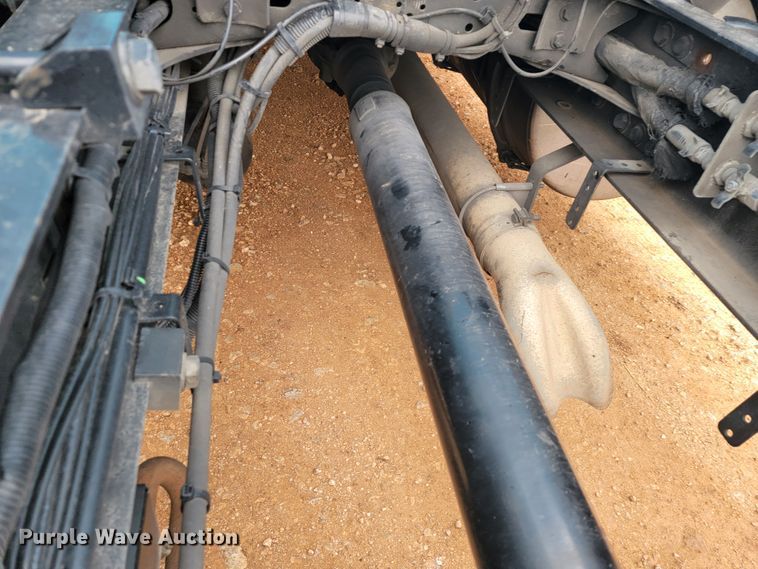 image for item JE9972 2016 Freightliner Cascadia  semi truck