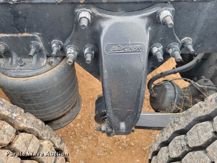 image for item JE9972 2016 Freightliner Cascadia  semi truck