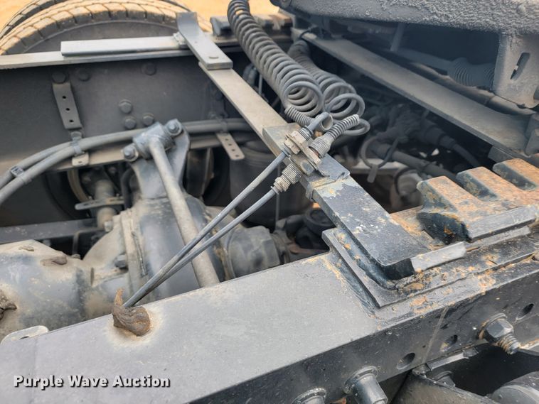 image for item JE9972 2016 Freightliner Cascadia  semi truck