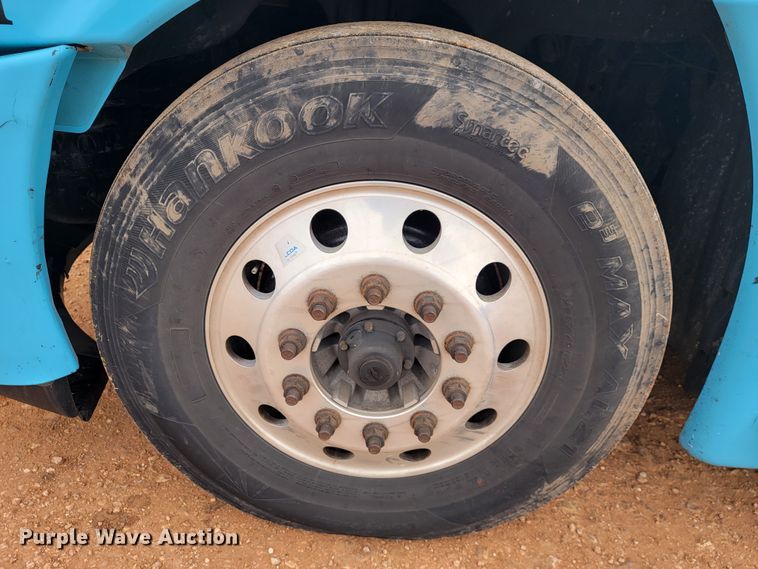 image for item JE9972 2016 Freightliner Cascadia  semi truck