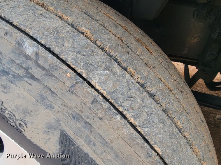 image for item JE9972 2016 Freightliner Cascadia  semi truck