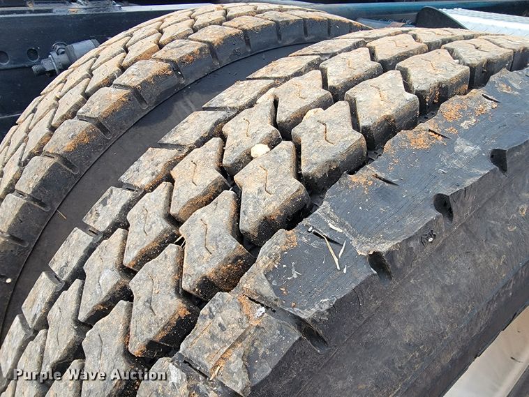 image for item JE9972 2016 Freightliner Cascadia  semi truck