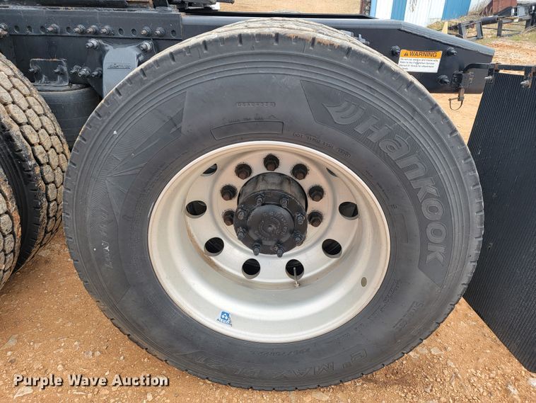 image for item JE9972 2016 Freightliner Cascadia  semi truck