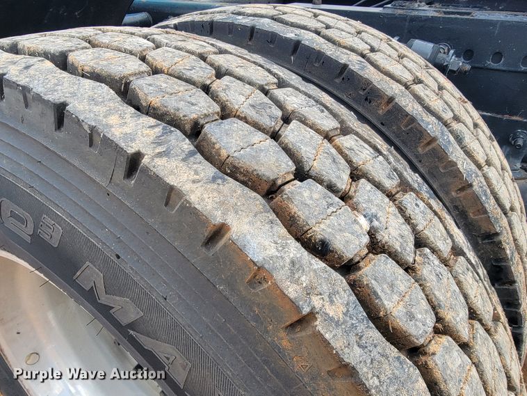 image for item JE9972 2016 Freightliner Cascadia  semi truck