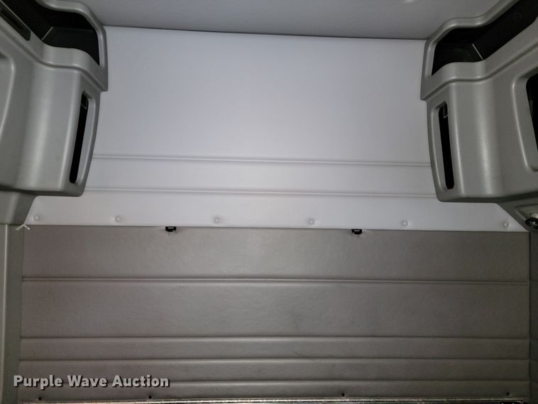 image for item JE9989 2011 Peterbilt 386  semi truck