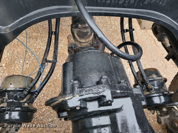 image for item JE9989 2011 Peterbilt 386  semi truck