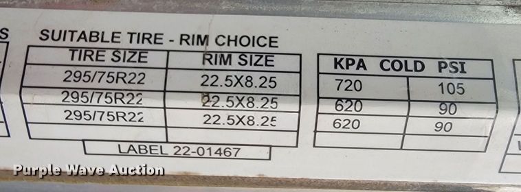 image for item JE9989 2011 Peterbilt 386  semi truck