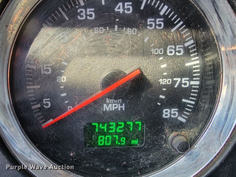 image for item JE9990 2013 Kenworth T700  semi truck