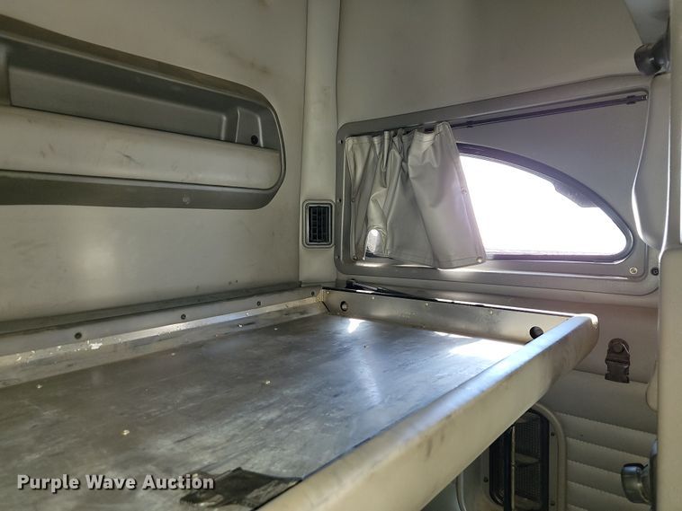 image for item JE9990 2013 Kenworth T700  semi truck