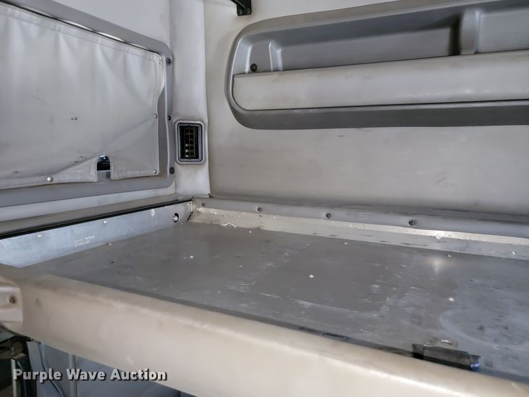 image for item JE9990 2013 Kenworth T700  semi truck