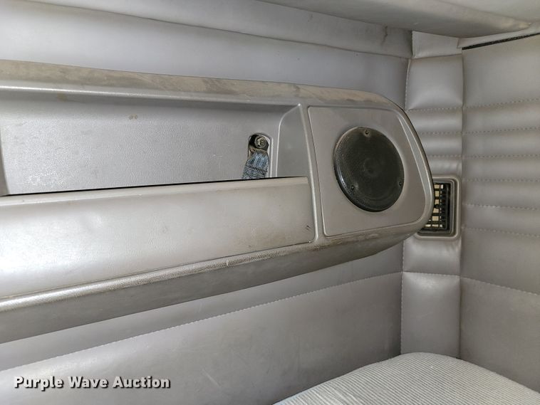 image for item JE9990 2013 Kenworth T700  semi truck