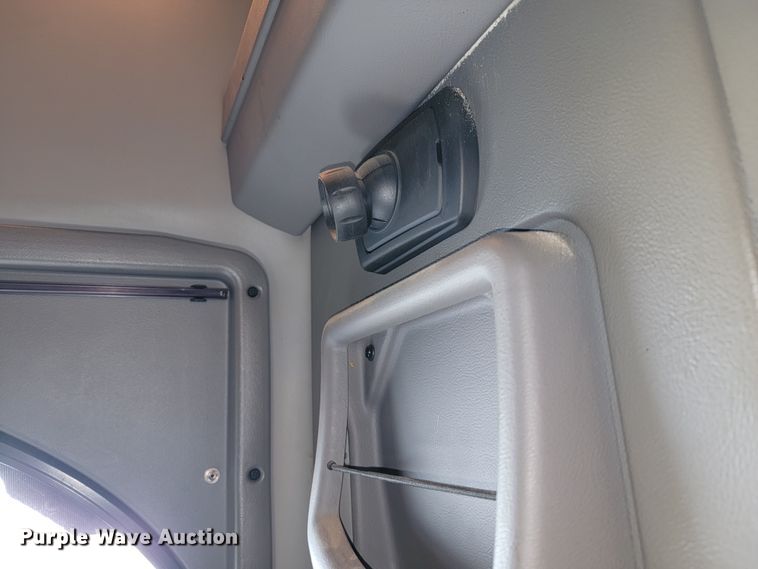 image for item JE9990 2013 Kenworth T700  semi truck