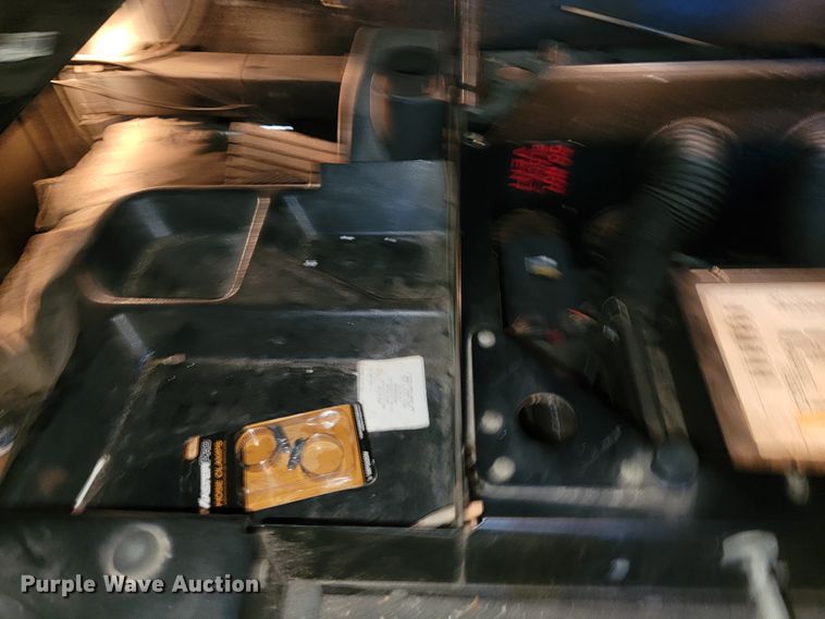 image for item JE9990 2013 Kenworth T700  semi truck