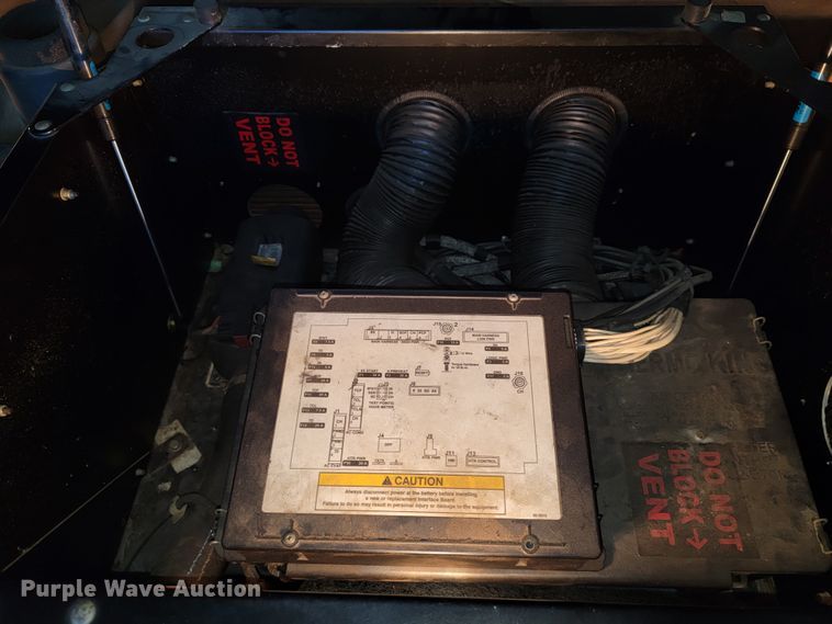 image for item JE9990 2013 Kenworth T700  semi truck