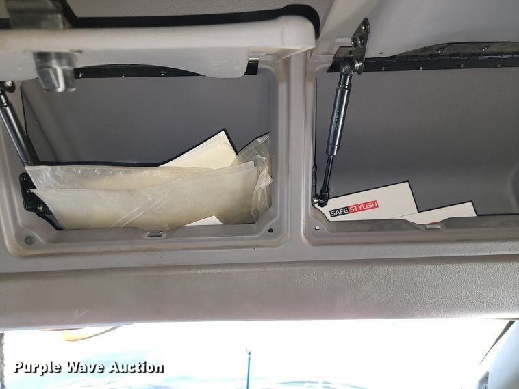 image for item JE9990 2013 Kenworth T700  semi truck