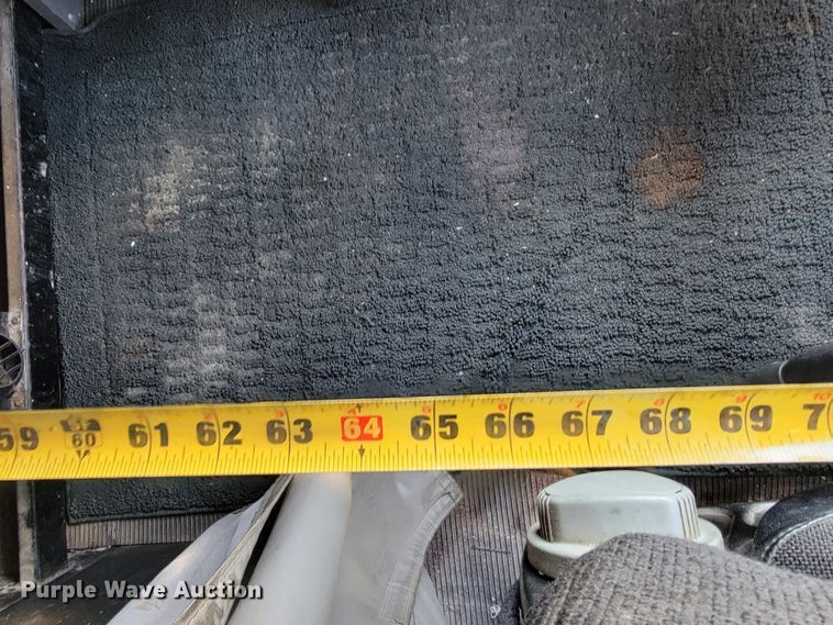 image for item JE9990 2013 Kenworth T700  semi truck