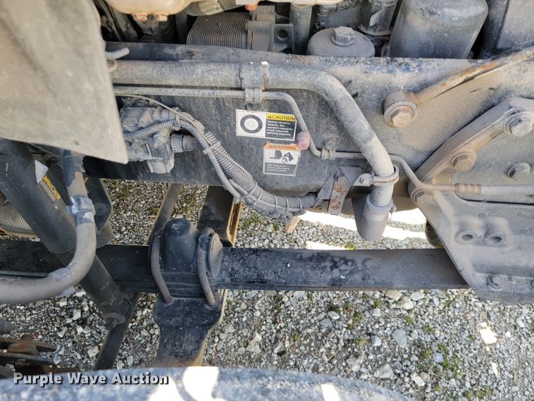 image for item JE9990 2013 Kenworth T700  semi truck