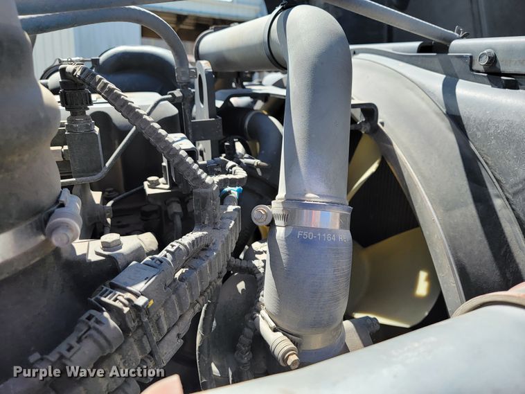 image for item JE9990 2013 Kenworth T700  semi truck