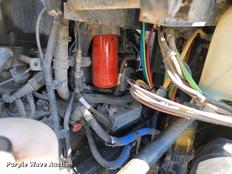 image for item JE9990 2013 Kenworth T700  semi truck