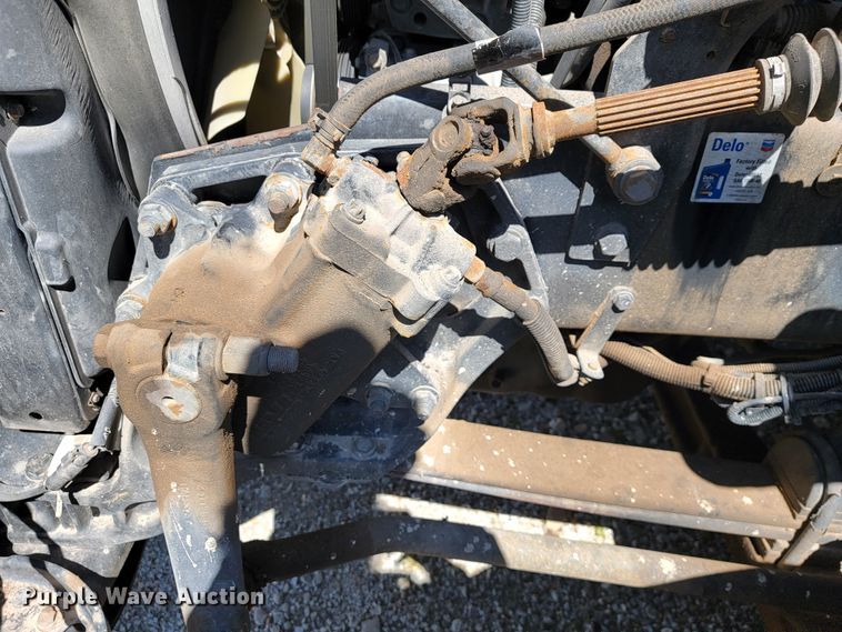 image for item JE9990 2013 Kenworth T700  semi truck