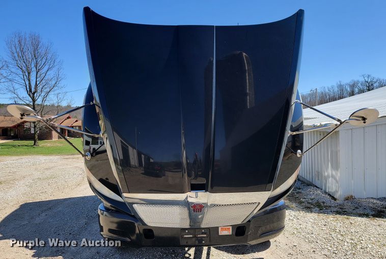 image for item JE9990 2013 Kenworth T700  semi truck