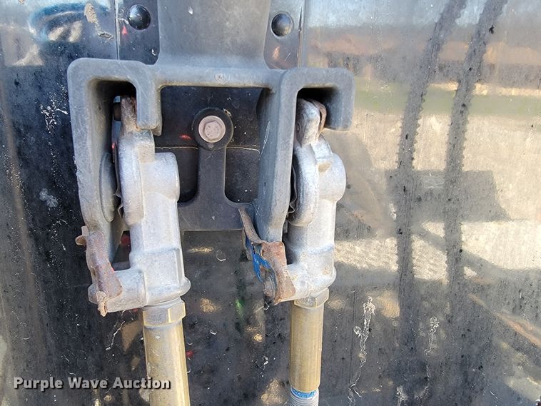 image for item JE9990 2013 Kenworth T700  semi truck