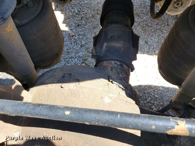 image for item JE9990 2013 Kenworth T700  semi truck