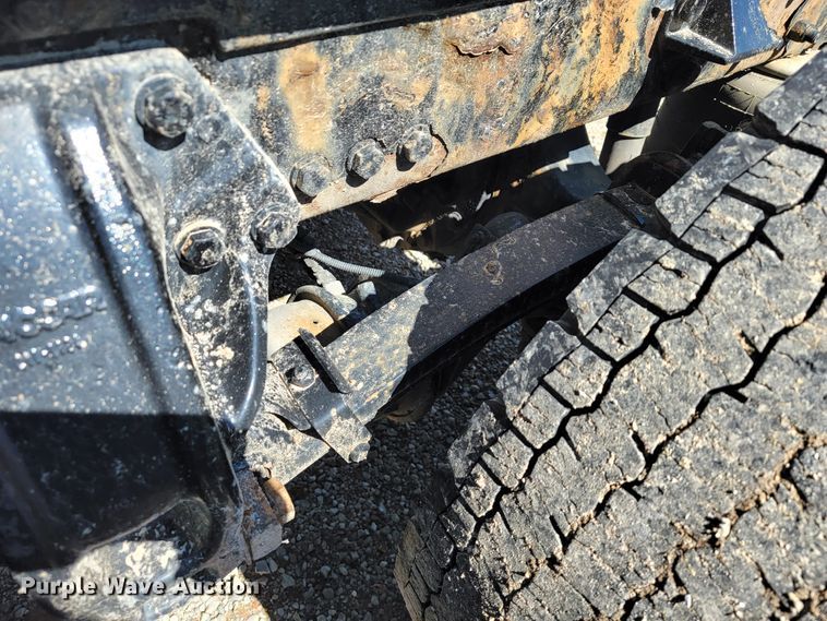 image for item JE9990 2013 Kenworth T700  semi truck