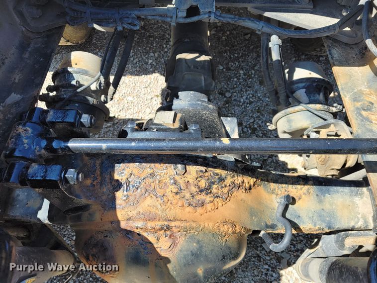 image for item JE9990 2013 Kenworth T700  semi truck