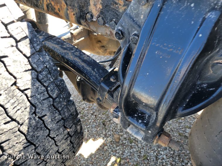 image for item JE9990 2013 Kenworth T700  semi truck